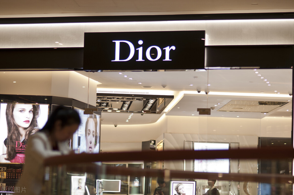 迪奥品牌背后的唯美故事,迪奥最开始的样子