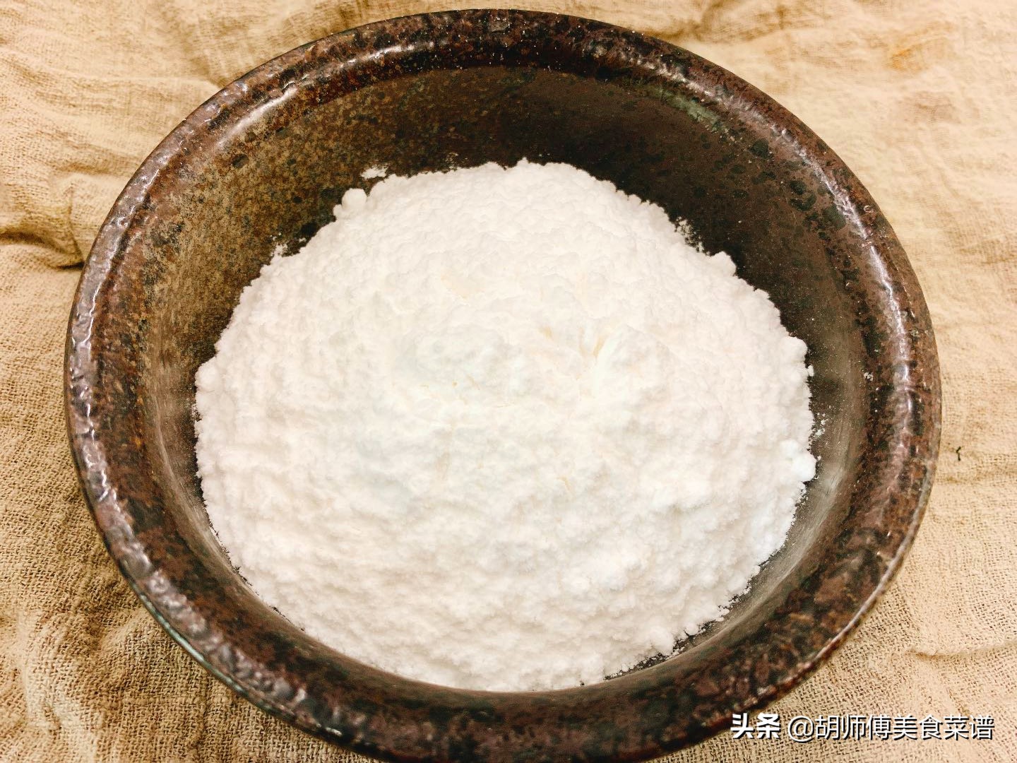 酵母粉泡打粉小苏打的区别有哪些,酵母粉泡打粉小苏打有什么不同