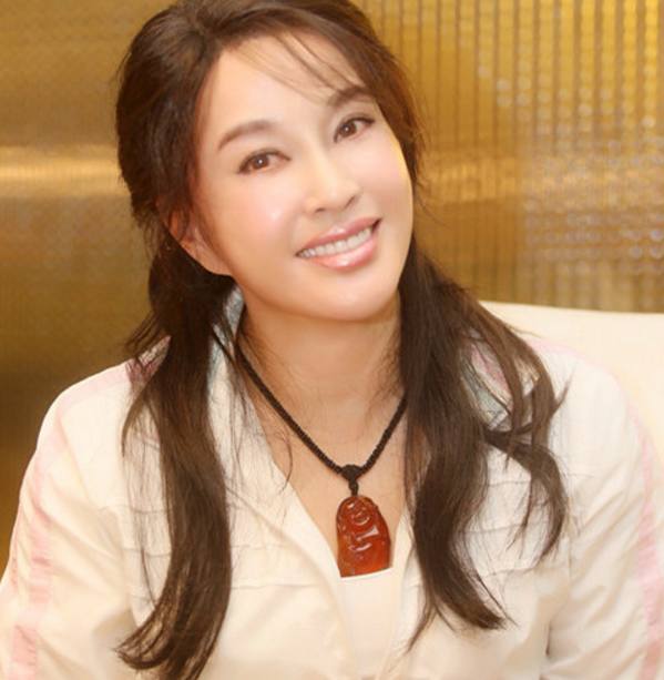 8段情史经历4次婚姻,刘晓庆的四段婚姻经历