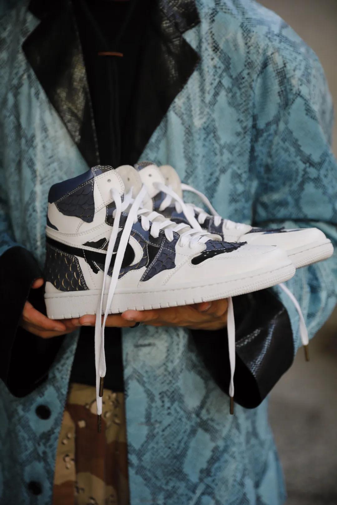 「整鞋外科」有人选择在鞋店“0元购”，有人通过球鞋定制来发声