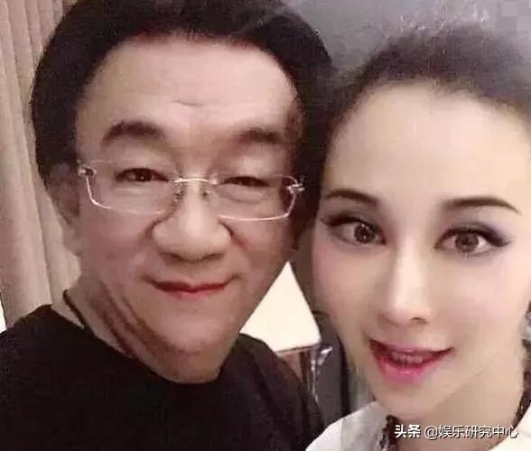 唐嫣背的圣罗兰包,唐嫣背的爱马仕到底是不是真的