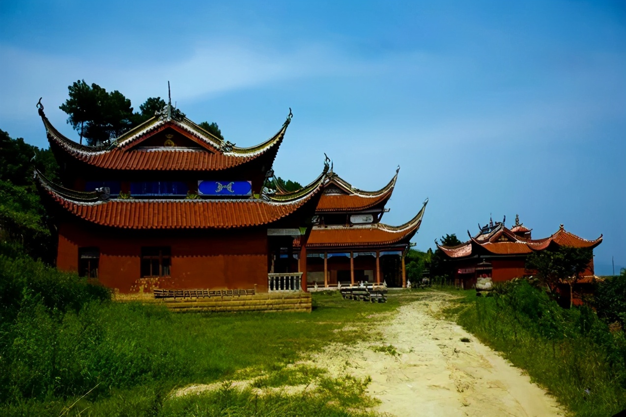 重庆青龙湖国家森林公园山顶的洞,重庆青龙湖公园