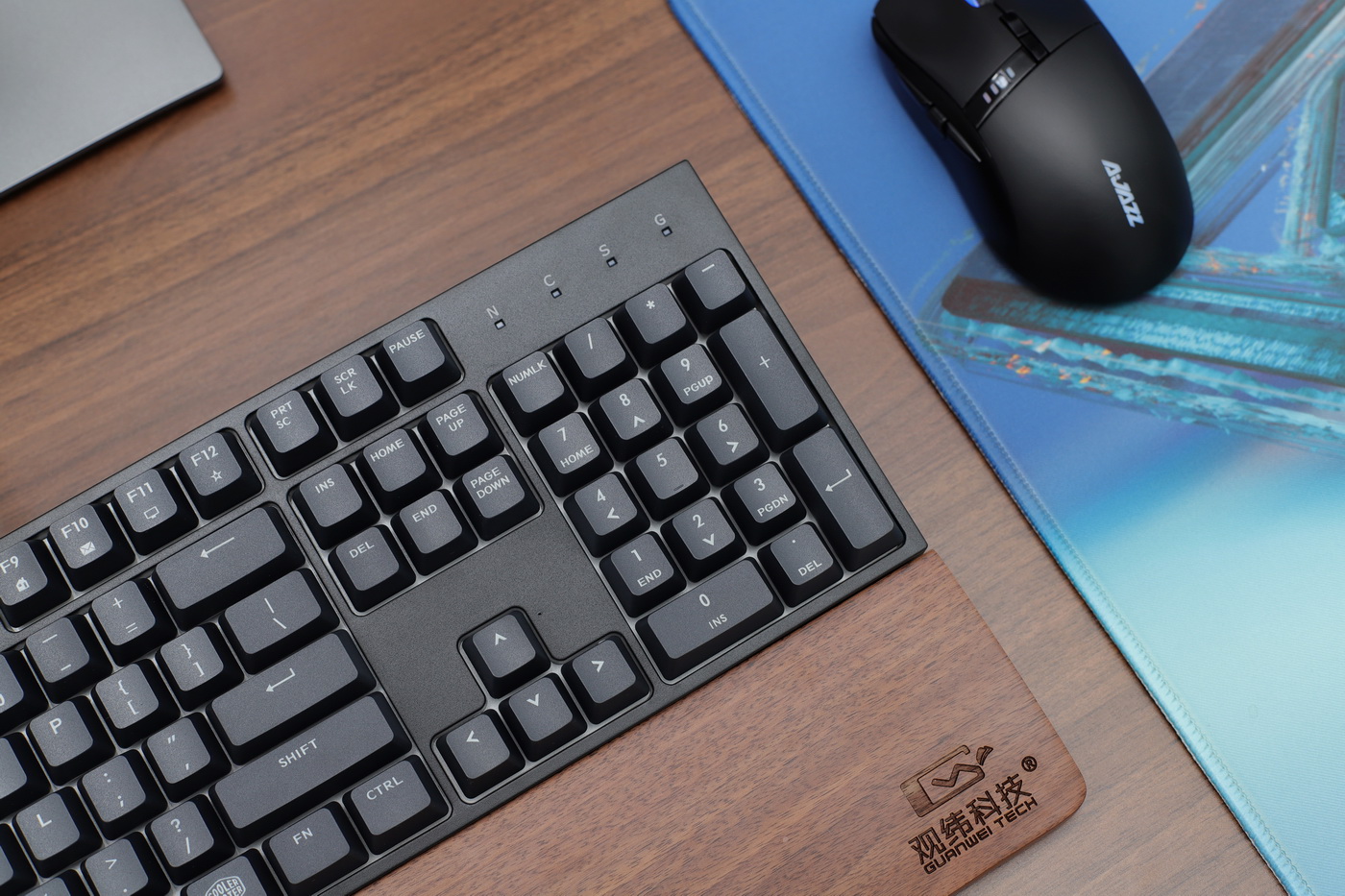 了解樱桃轴入门级机械键盘，从酷冷CK370开始