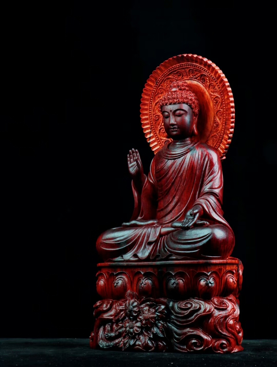 木雕用什么材质的最好,常见的木雕材料一般分为两大类