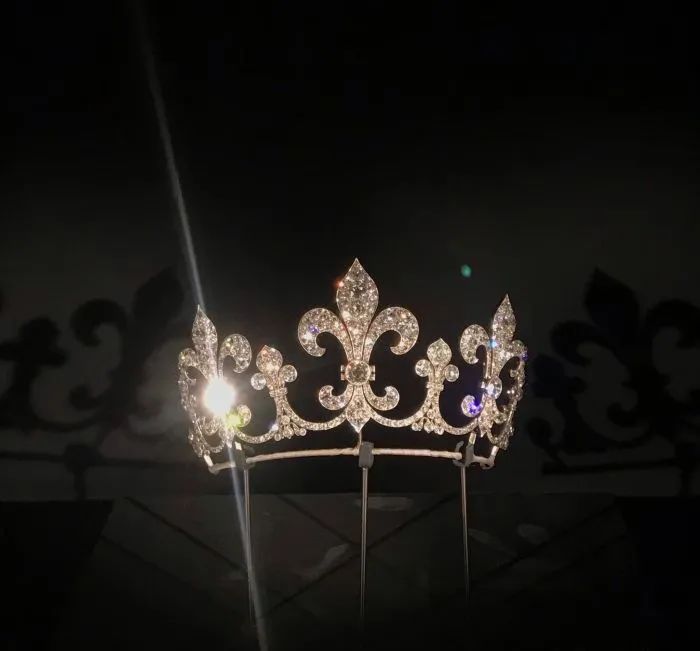 深圳灯光秀与武汉灯光秀,春光无限好深圳