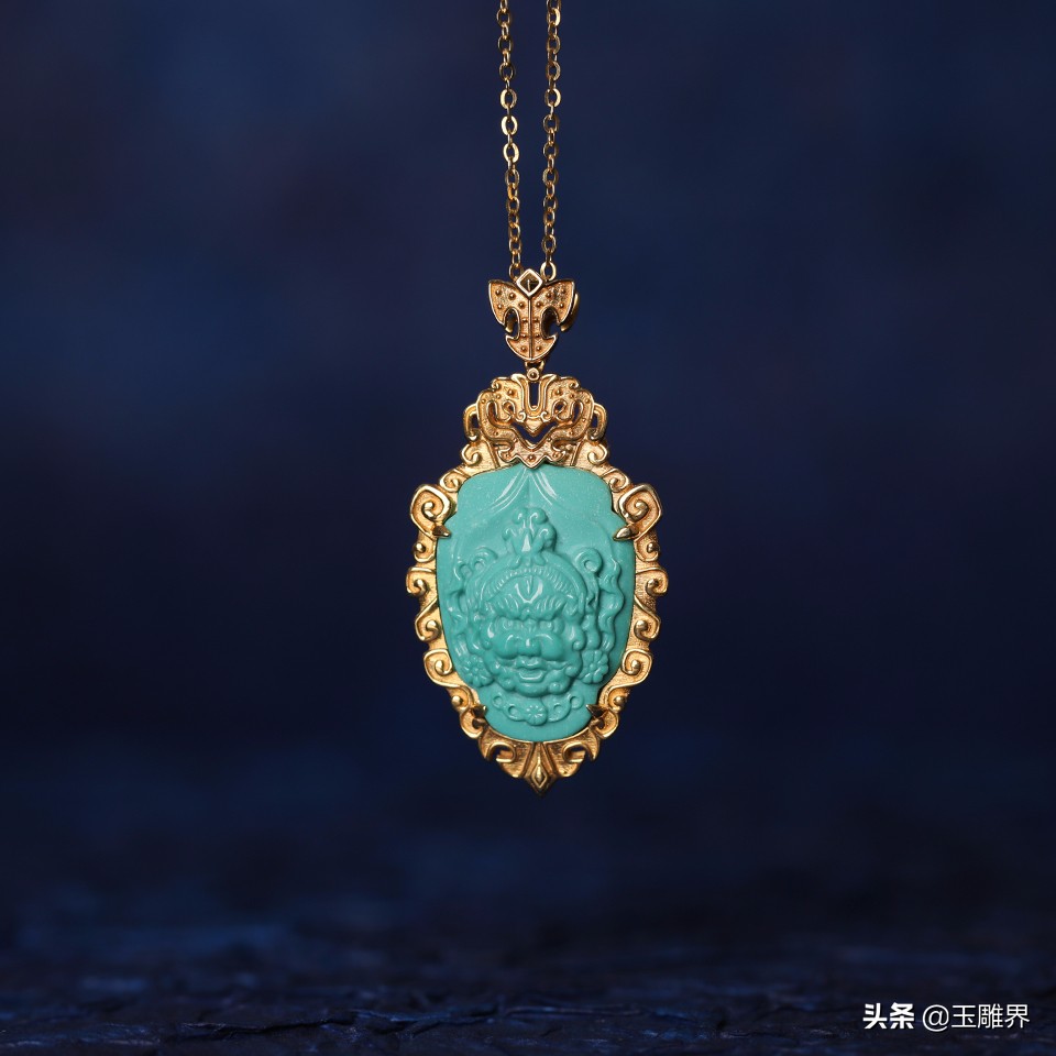 这条绿松石项链，她出的价格比任何一个成年人支付的价格都要高