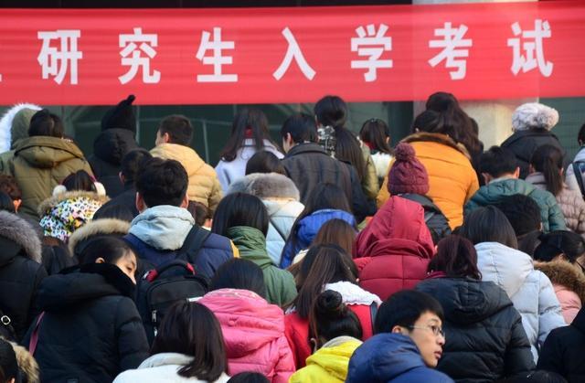 考研初试成绩公布后要联系导师吗,考研成绩公布后必须要联系导师吗