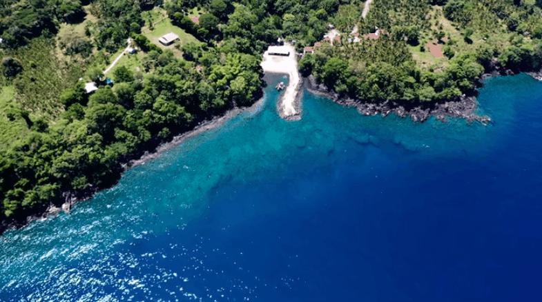 在死海沉浮，探秘无人岛，真正的航海生活比书里精彩一百倍