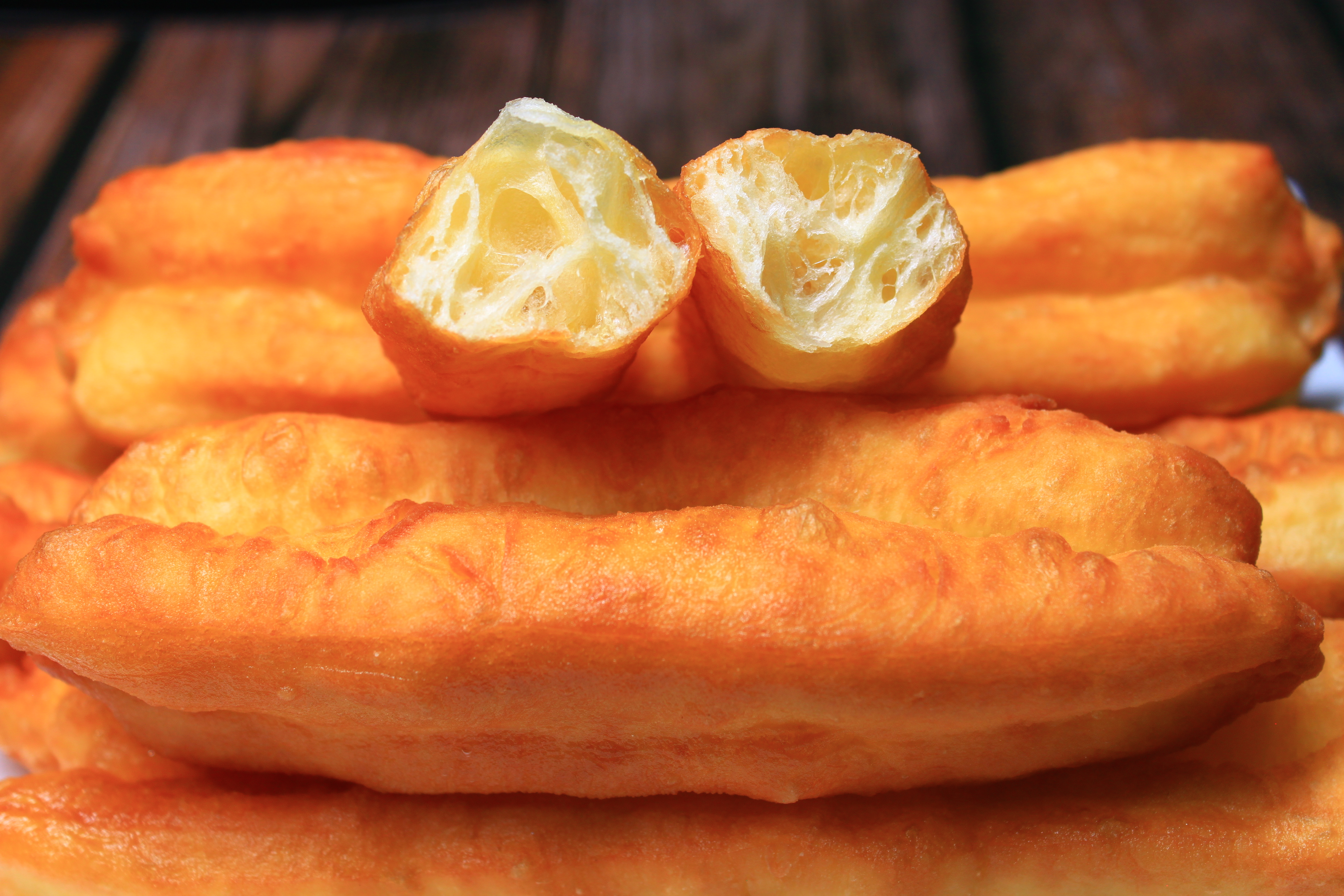 油条蓬松好吃的小窍门,掌握这个小窍门油条各个空心酥脆