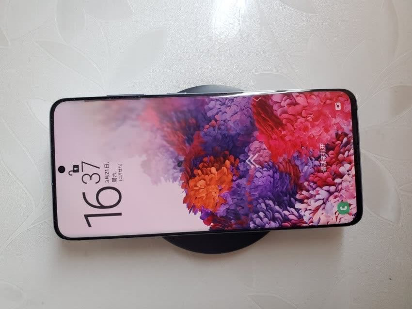 从2699跌至1799，SuperAMOLED屏+4500毫安电池，三星妥协了