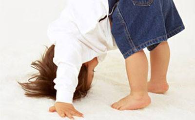 宝宝喜欢撞头怎么回事,宝宝爱撞头视频