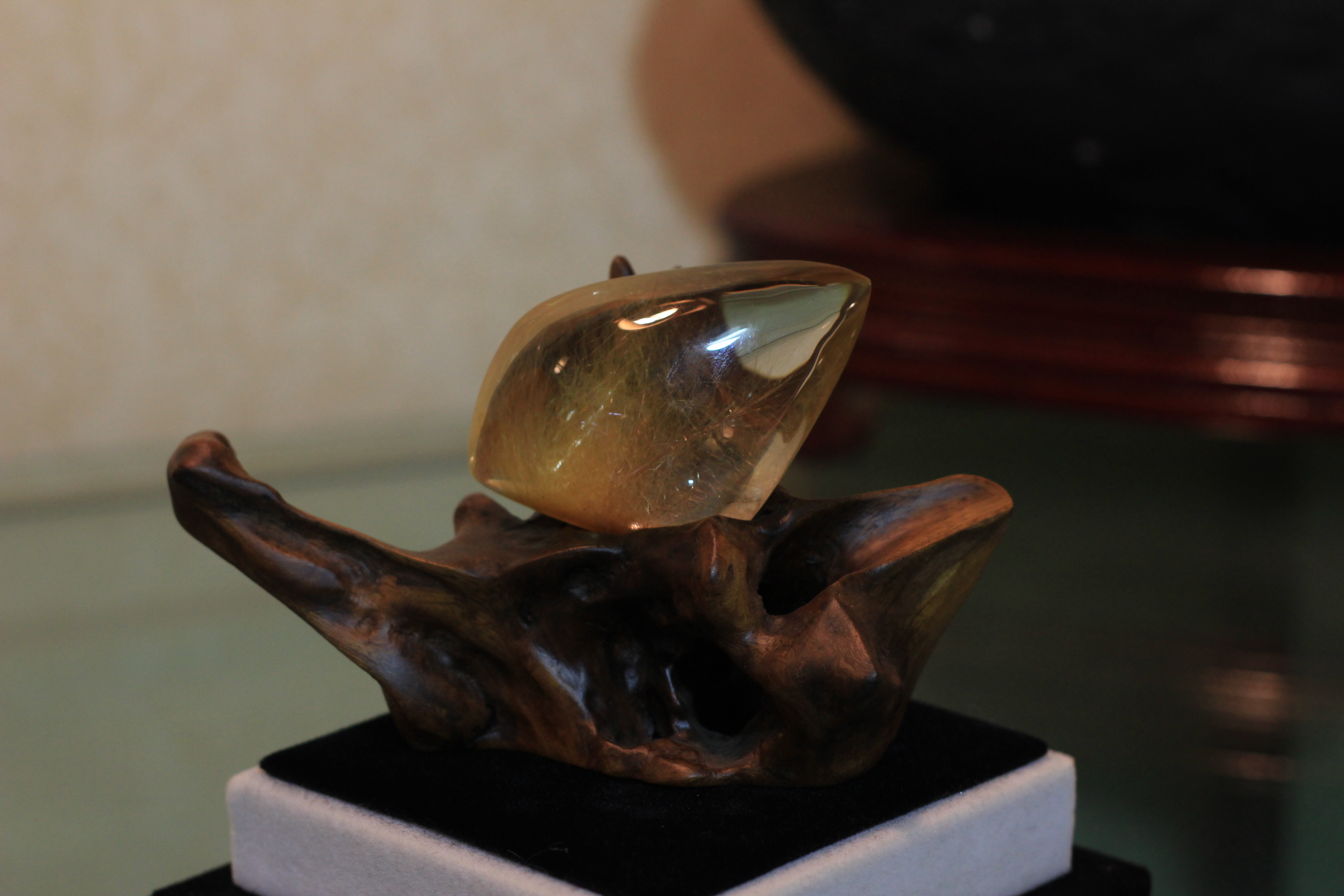 适合佩戴的水晶的功效与作用,戴什么水晶对身体最好