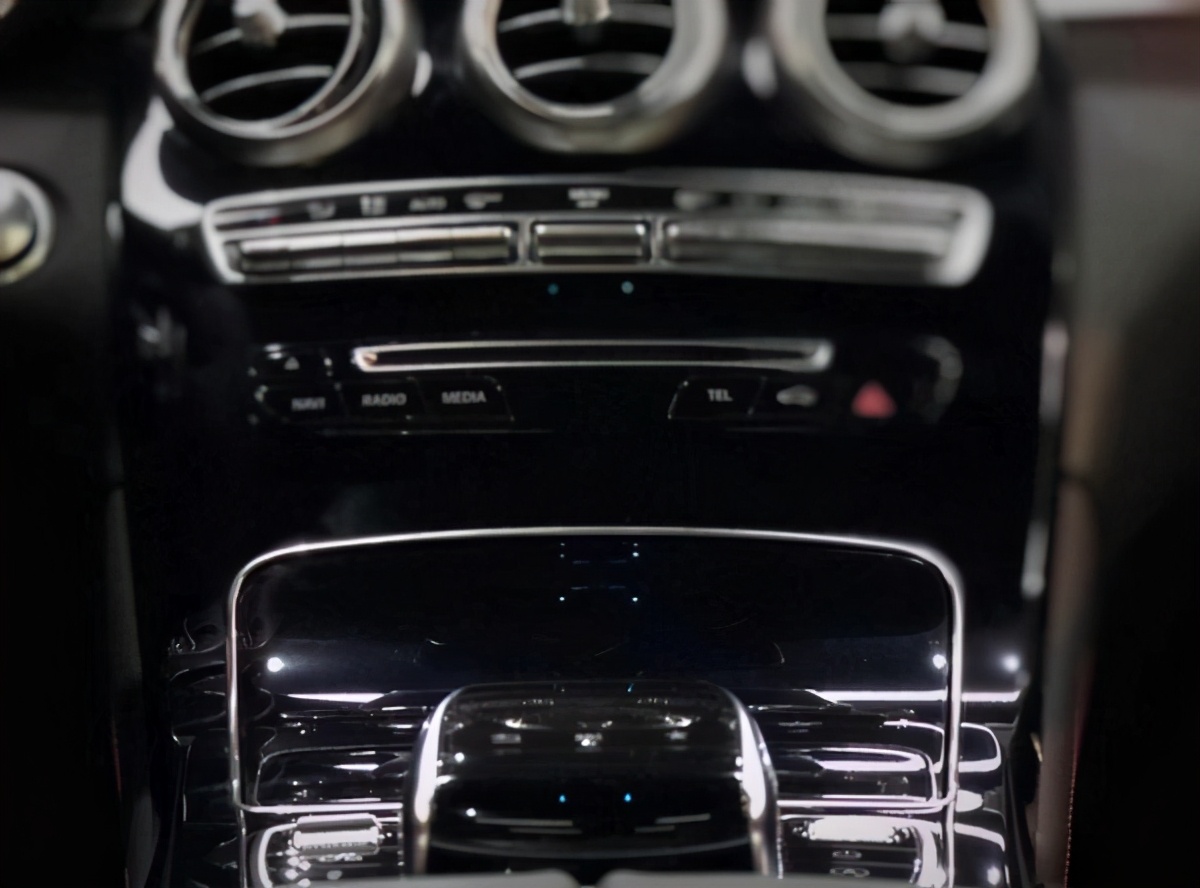 内饰保护膜,内饰保护膜贴与没贴