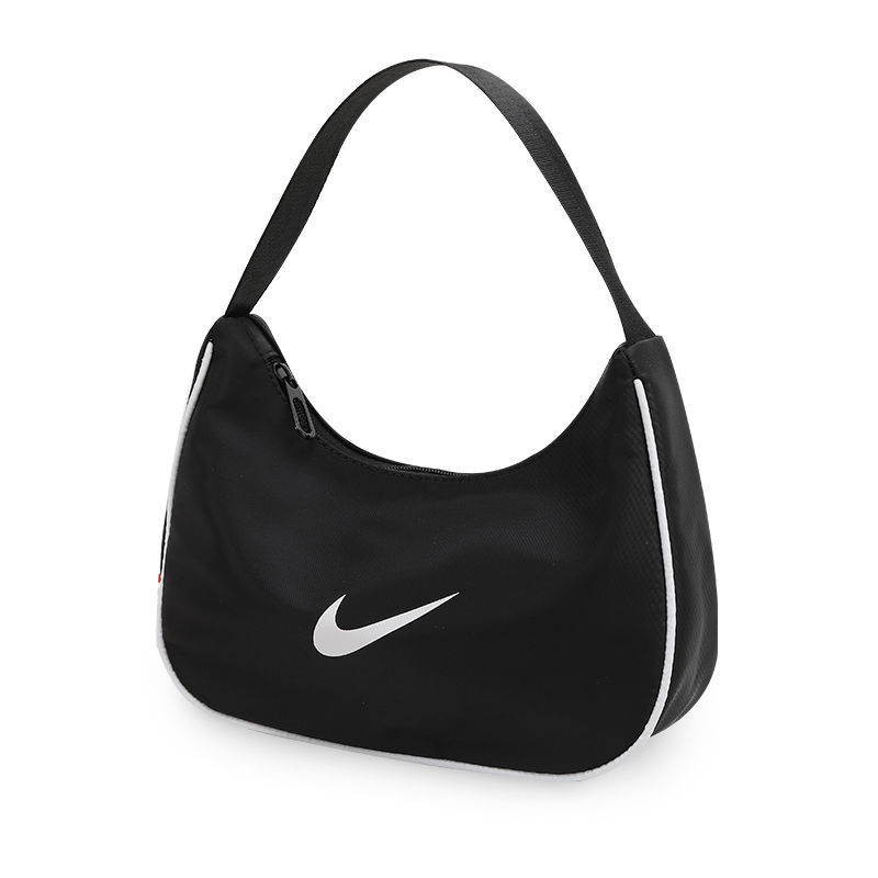 在李宁你不光能买到百纳配色弧ACE，甚至还能买到MAC彩妆