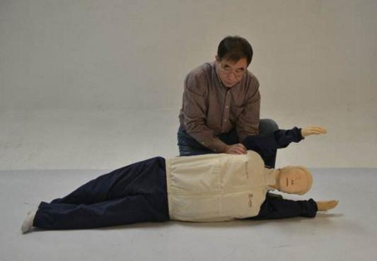 怎样心肺复苏的视频,咋样心肺复苏