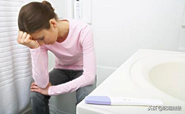 怀孕初期胎停什么症状,怀孕初期胸有什么症状