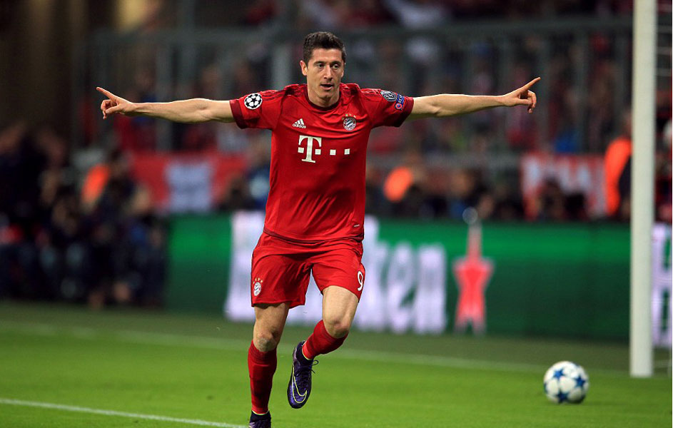 fifa足球世界欧战传奇球员劳尔,欧冠50球梅西