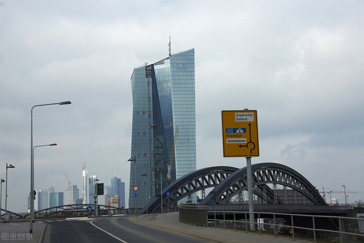 薪酬暴涨竟致净利润下滑！千亿嘉兴银行迎70后新“掌门”