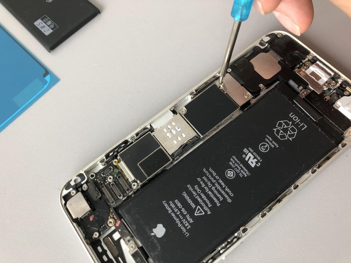 如何更换苹果手机电池的方法,苹果15.2系统如何看是否更换电池