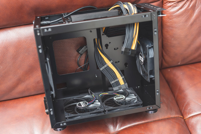 itx顶级主机配置,能提着走的机箱