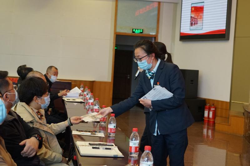 通过邮票讲党史,跟着邮票学党史主题展览