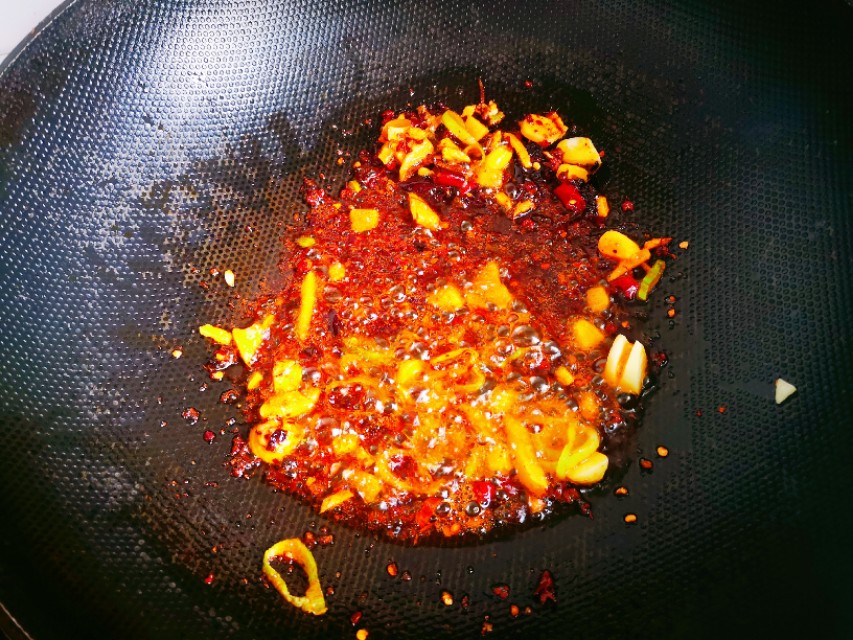 有虾有蟹的麻辣香锅做法,麻辣香锅有肉有海鲜怎么做