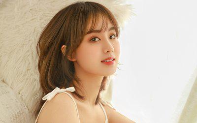 CK换了一个模特,人们却吵翻了:“又黑又胖就不配穿性感内衣?”