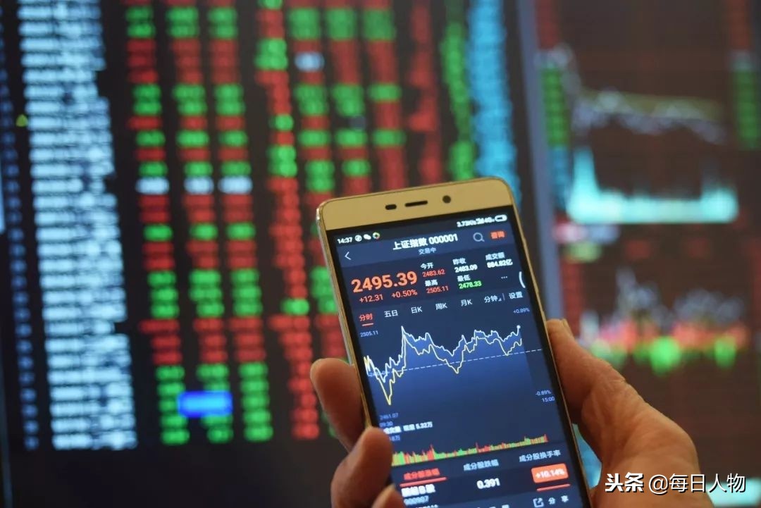 12岁男孩弑母案女孩讲述杀母过程,12岁男孩杀女童后续