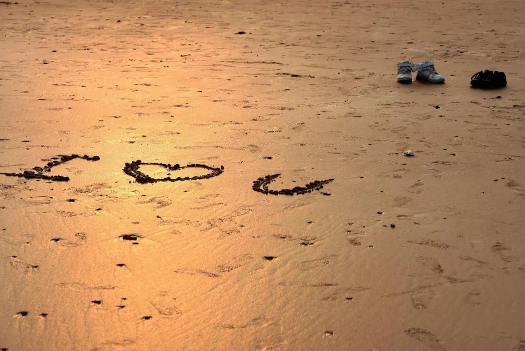 青岛是一座非常值得参观的城市,青岛不是一线城市吗