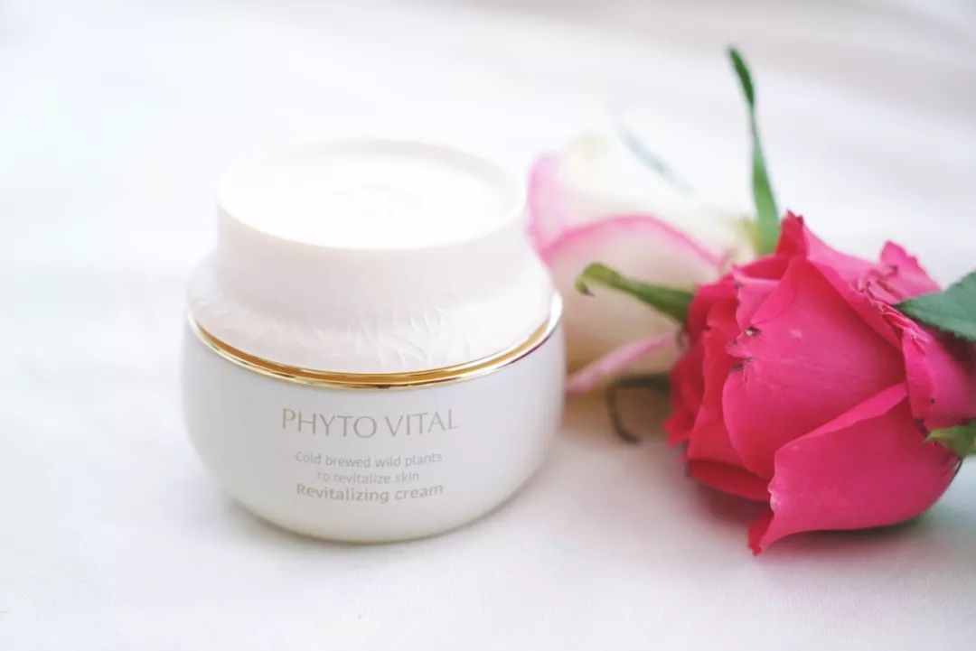 秋冬季哪款面霜好用,秋冬适合干皮补水锁水最好的面霜