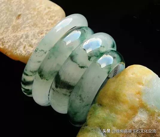 怎么辨别翡翠手镯好坏图解,翡翠手镯好坏最简单方法