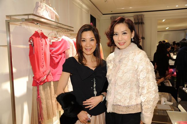 邝美云是个怎样的人,邝美云和周大福