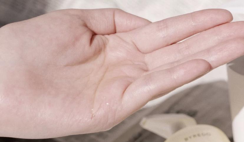 好羡慕吴千语，家里沐浴露很多，根据心情来挑选味道