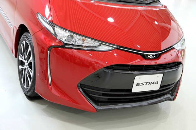 丰田普瑞维亚埃尔法的区别,丰田埃尔法和普瑞维亚对比