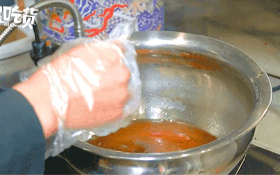 火遍全国的明星茶饮本宫的茶开到桂林了！凭口袋茶掀起了排队潮流