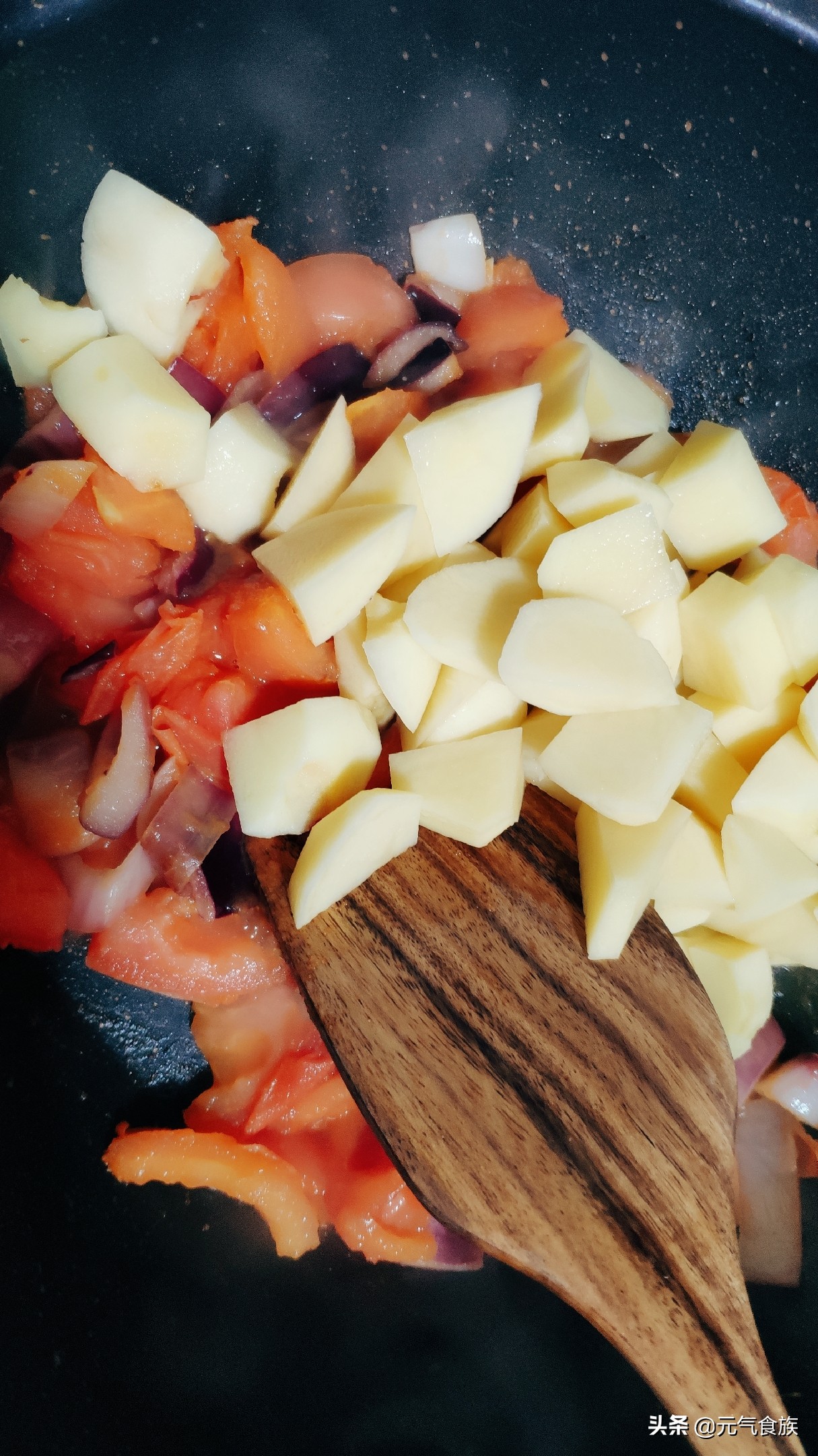 鸡肉一炒缩水,鸡肉太老怎么做咖喱鸡