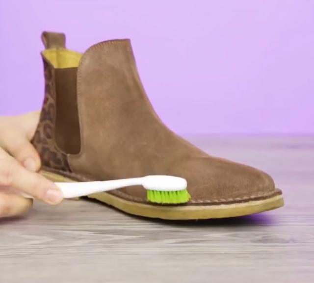 鞋上有油渍怎么去掉,怎么清洗绒面鞋上的油渍