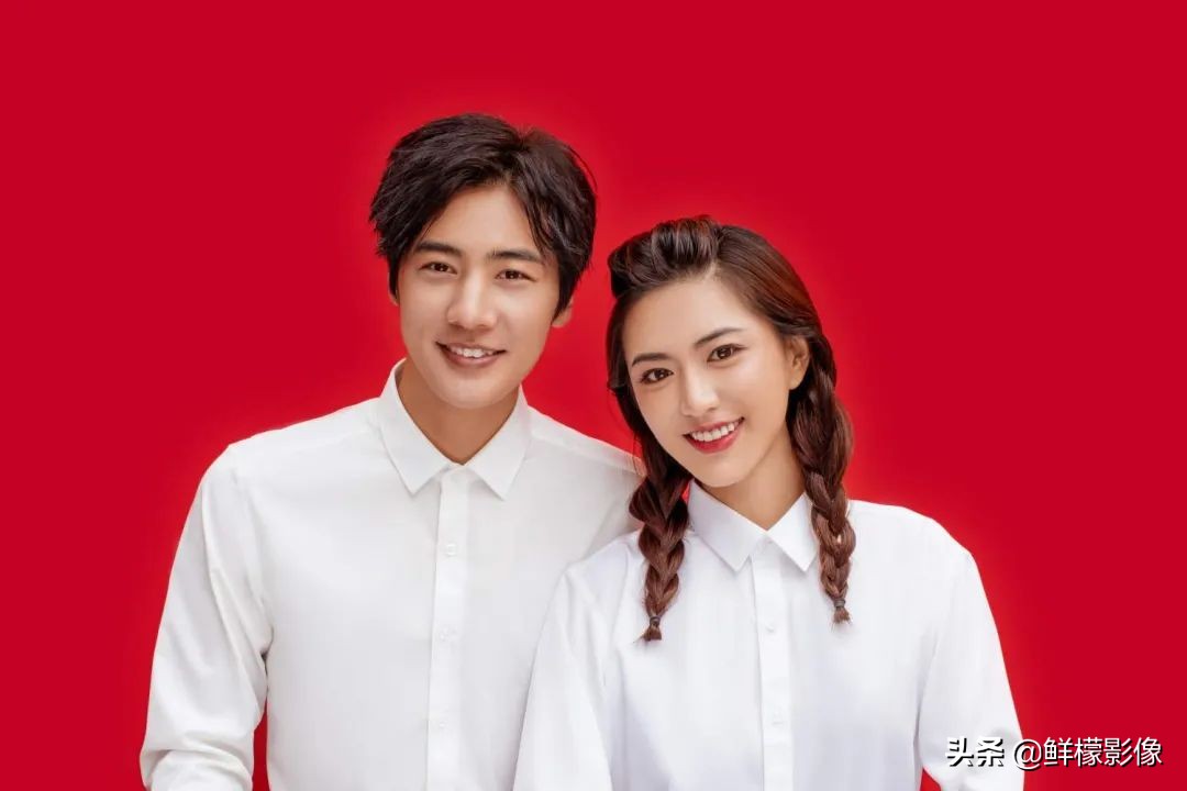 结婚纪念照怎么拍最美,穿黑色衣服拍结婚证件照好看吗