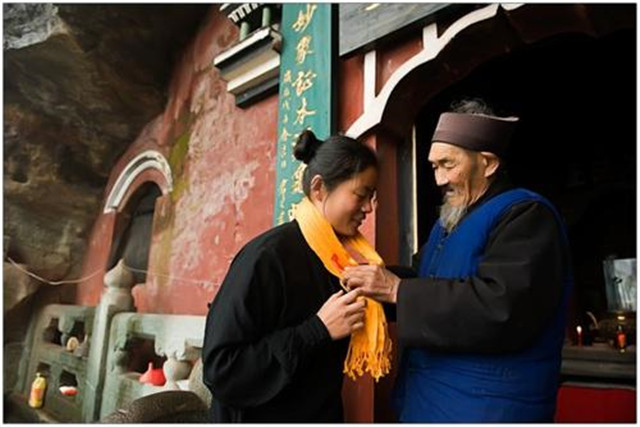 老道士独守太子洞27年，不吃肉、不恋爱、自称是小孩，这是信仰