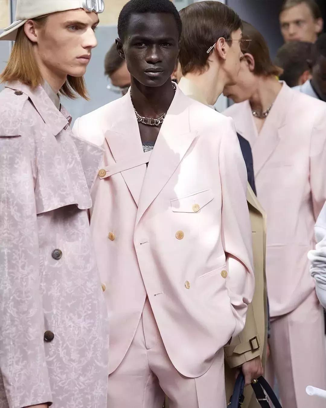 新锐日本潮牌AMBUSH迅速“上位”,抓住男性珠宝配饰消费