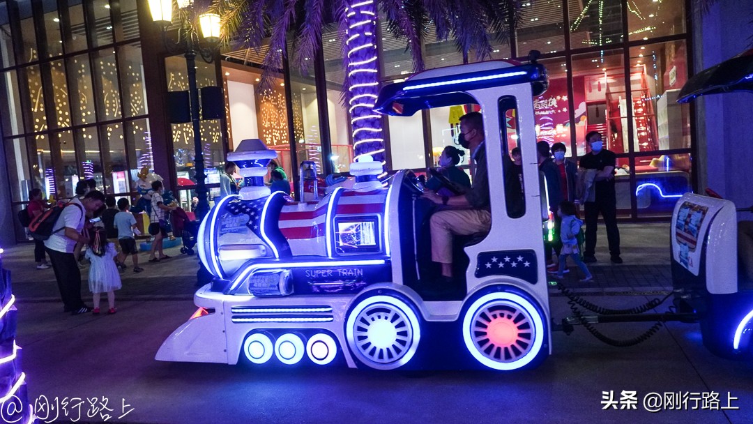 三亚之眼海昌梦幻不夜城,三亚海昌梦幻海洋不夜城网红打卡