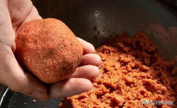 钓鱼饵料的正确开法,钓鱼饵料一般最好不超过几种