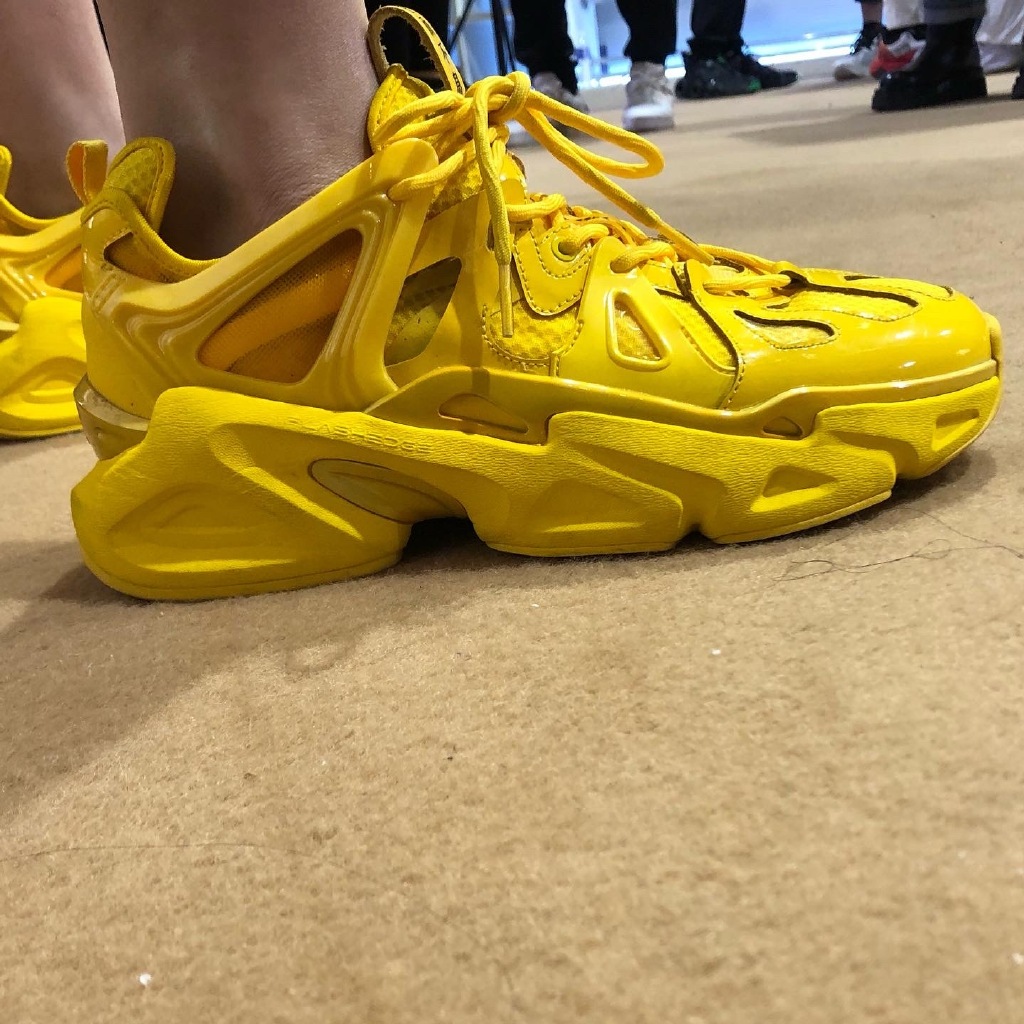 安踏三款时装鞋上市！外形夸张，最高999元，高端款你买账么？