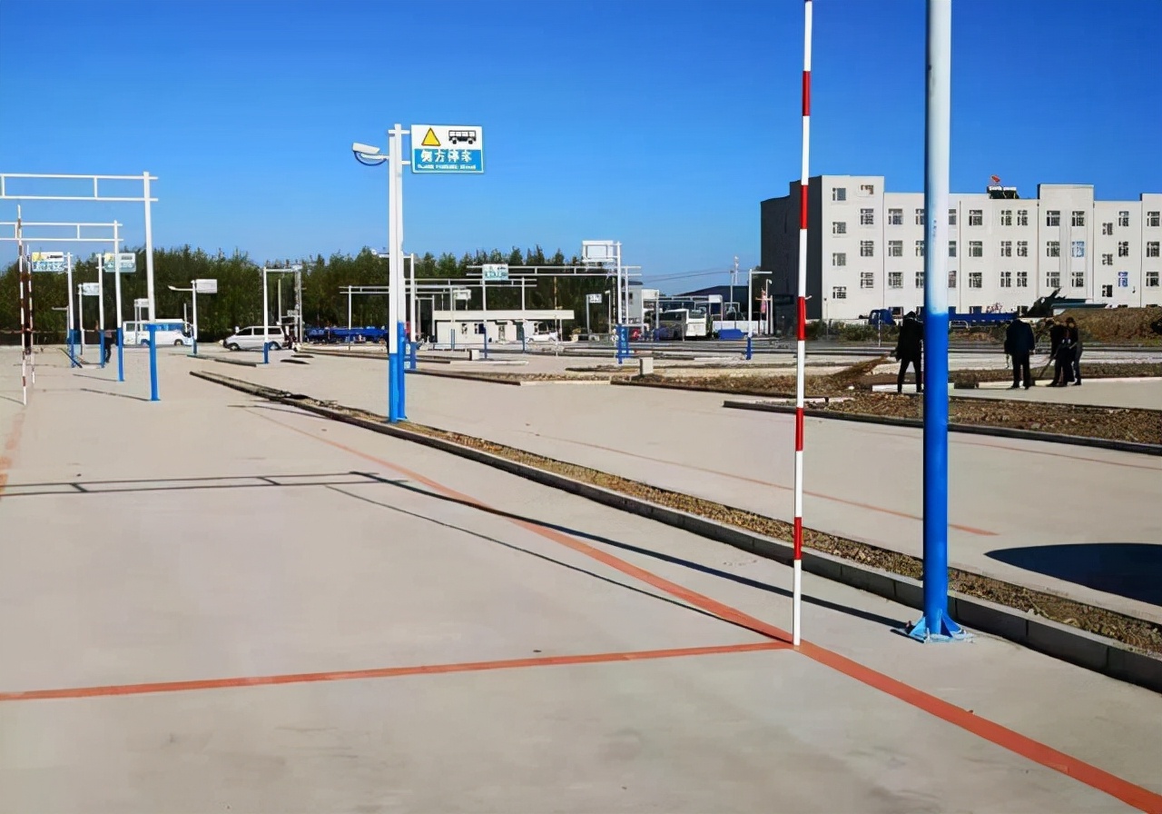 a1驾驶证开半挂车被处罚,b2证开半挂车违法吗