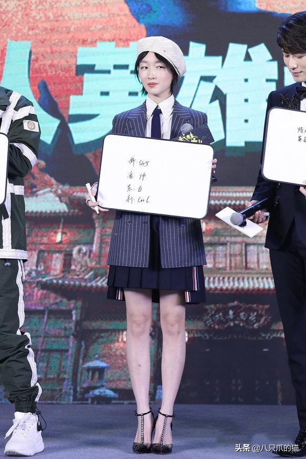 你的衣柜不止缺一条连衣裙,你的衣柜里还差一套衣服