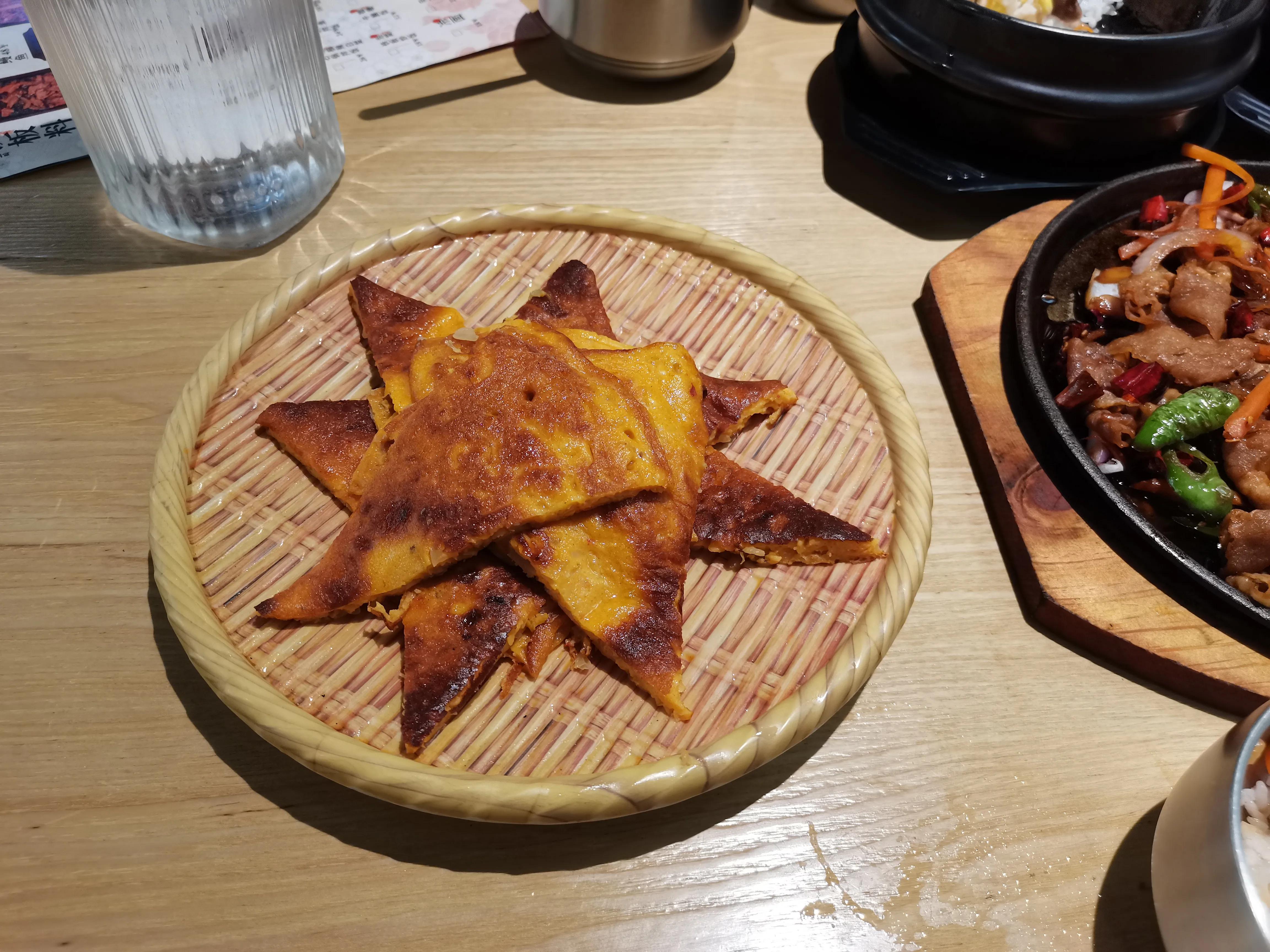 五菜联袂　饼如八角——辛丑正月新余友酱韩料店用膳有感