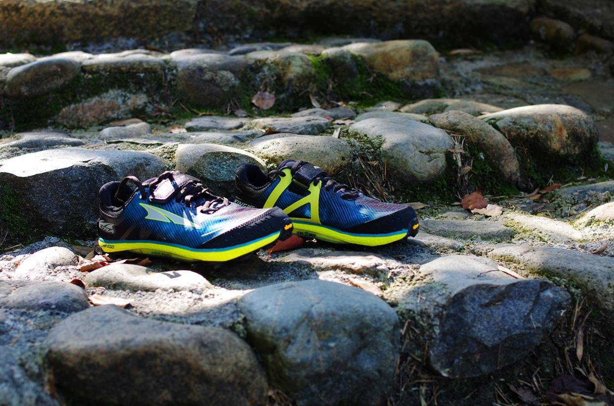 可玩性和实用性极高的跑鞋,既有缓冲又有支撑性的跑鞋推荐