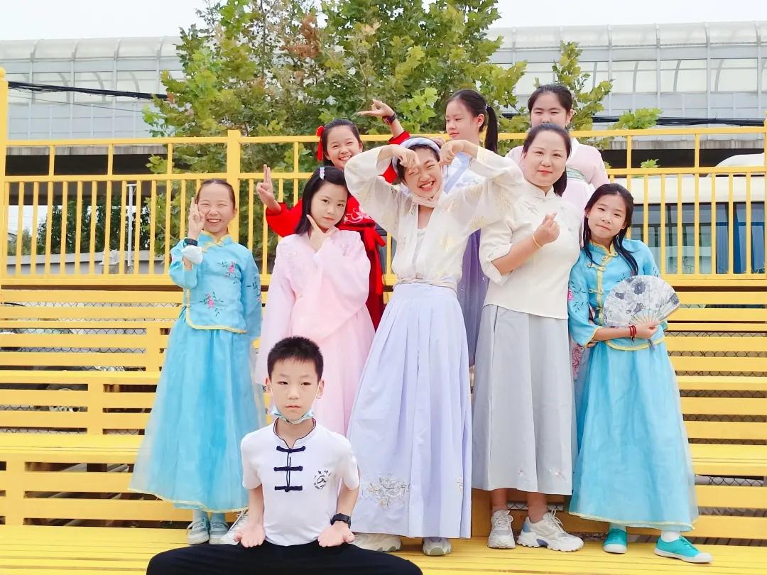 我的教育故事师德师风演讲比赛,我和学生共成长师德师风演讲视频