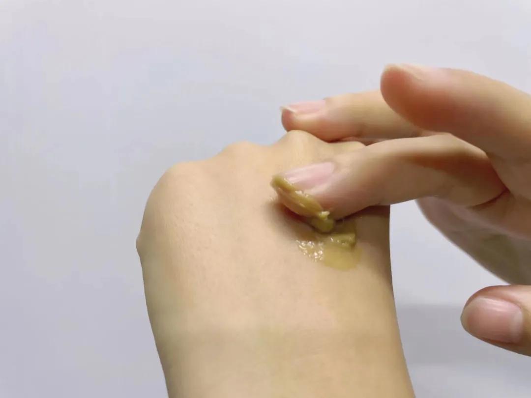 妈妈亲亲小宝宝的脸蛋,妈妈亲亲宝宝脸蛋