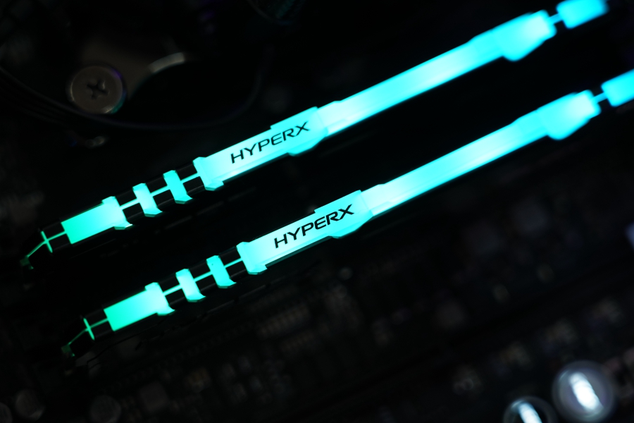 流光溢彩性能十足：HyperXDDR4RGB雷电流光系列骇客神条测评